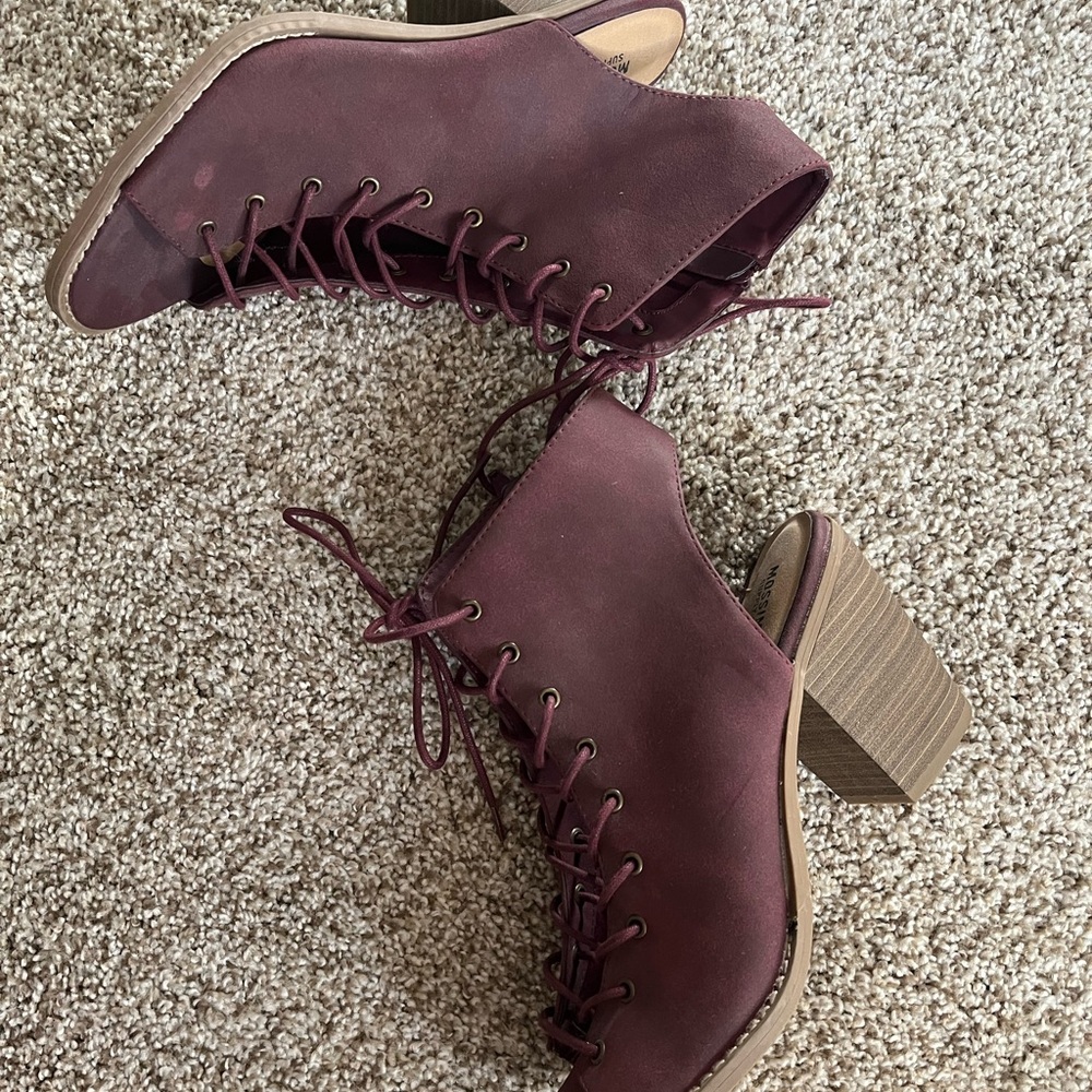 Heels - Picture 5 of 7